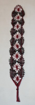 3rd bobbin lace bookmark, this one with spider stitch