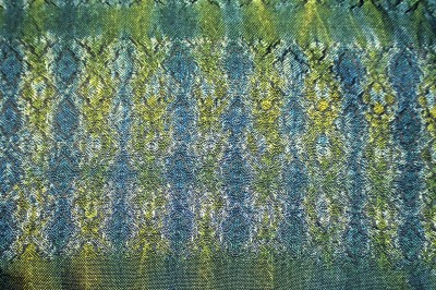Woven shibori sample #2, weft ties every 4 threads, painted yellow on one side and blue on the other, reverse side