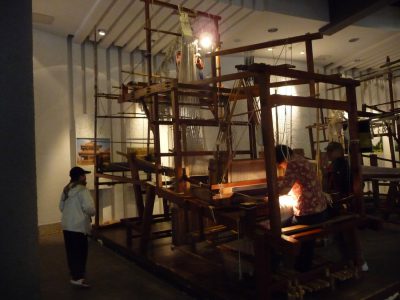 drawloom at silk museum in China
