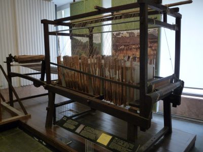 Mystery loom at Silk Museum in China.  How does this work?