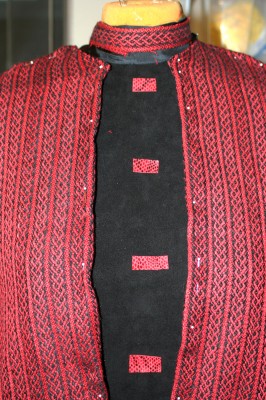 "snakeskin" buttonholes closeup