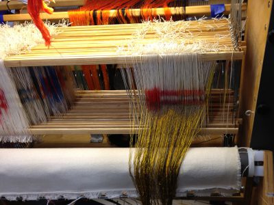 partially threaded loom