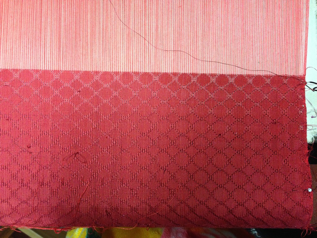 fine threads fabric sample - no broken threads!